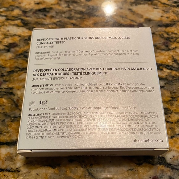 It Cosmetics Celebration Foundation (Fair) - Picture 2 of 9